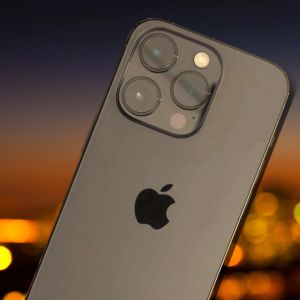 Apple’s iPhone shipments in China climbed about 8% year‑on‑year