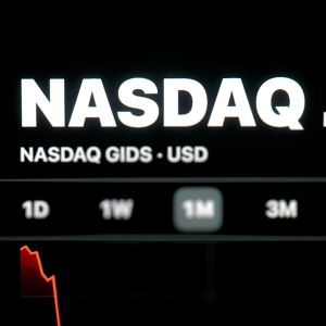 Nasdaq Composite inches higher as US, China trade tensions ease