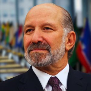 Howard Lutnick said a US-EU trade deal is likely but August 1 is the hard deadline for new tariffs