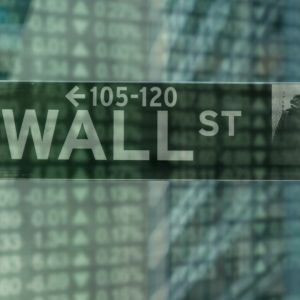 S&P 500 ended flat Monday as traders ignored the new EU-U.S. trade deal