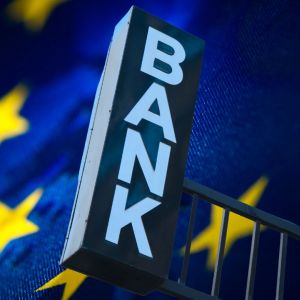 European bank shares hit post-2008 highs on rising long-term rates