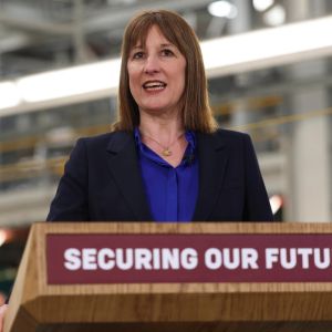 UK Chancellor points BoE to target inflation in November budget