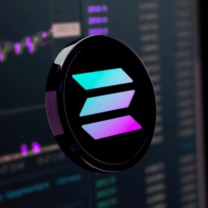 Analysts ask bubble questions as Solana network activity drops 50%