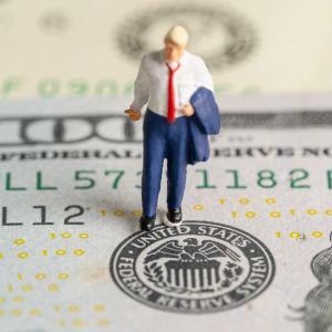 Trump moves markets while the Fed faces internal split