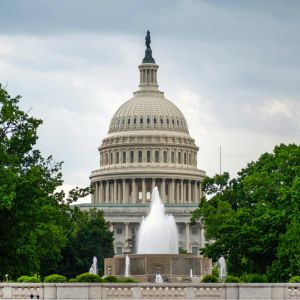 Senators roll out SAFE Crypto Act to crack down on crypto scams