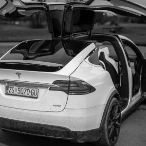 Tesla pulls one‑time purchase of FSD for $99 per month subscription