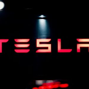 Tesla’s autonomy push reshapes how analysts value the stock