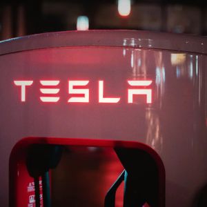 Musk says Tesla could hit $100 Trillion, but needs "enormous work"