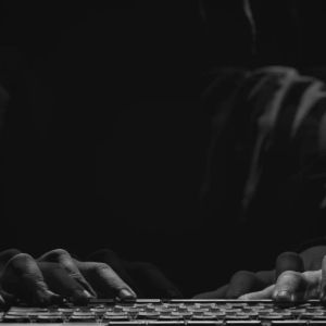 Hackers mimic Google Play to spread crypto mining malware