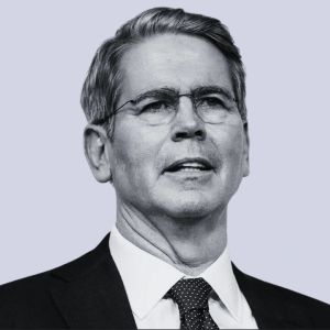 斯科特·贝西特敦促谨慎缩减利率，因为伊朗冲突使美联储的乐观前景受到影响