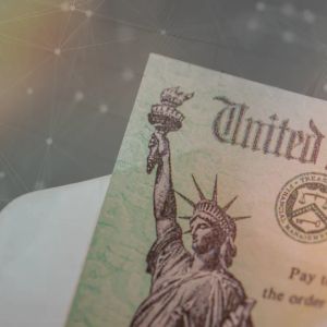 Tokenized U.S. Treasuries hit $14B, but will retail ever buy into the safest asset on‑chain?