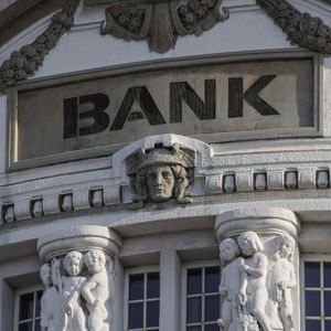 Banks Push to Block All Stablecoin Rewards as CLARITY Act Nears Senate Vote