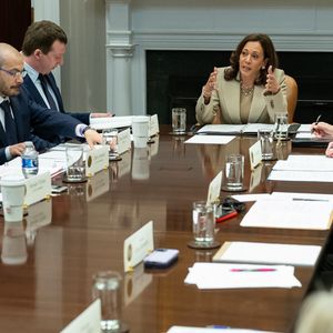 White House Meets With AI Leaders in Attempt to 'Protect Our Society'