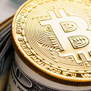 Bitcoin Falls to $30,000 Amid Expectations of Fed Rate Hike