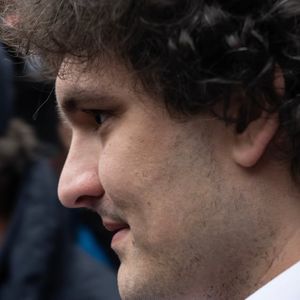 Judge Mulls Delaying Bankman-Fried's Court Date Amidst Defense Pleas