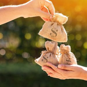 Bitcoin, Ethereum Demand Pushes 2023 Crypto Fund Investment Over $1 Billion