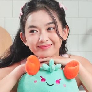 Axie Infinity Starts Giving NFT Owners Commercial Rights as Official Merch Drops