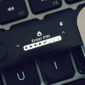 'Stop Using Dapps': Ledger Library 'Compromised' With Wallet Drainer