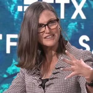Cathie Wood's ARK Sells Remaining GBTC Shares, Buys $100M in Bitcoin Futures ETF
