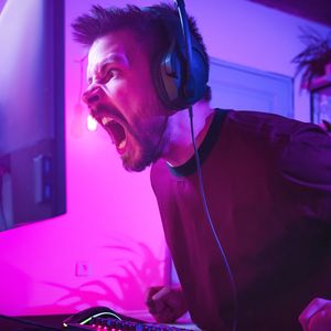 Gamers Bash Xbox for Controversial Art Apparently Made by AI