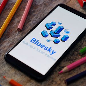 Twitter Rival Bluesky Opens to Public Right as Farcaster Gains Steam