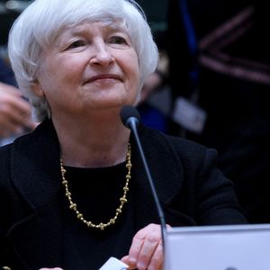 Janet Yellen Calls for More Crypto Regulation, AI Awareness