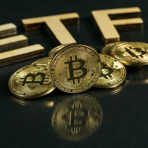 Gap Between Grayscale, BlackRock Bitcoin ETFs Narrows to $1.5 Billion