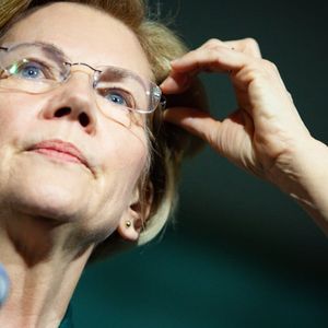 Bitcoin Critic Elizabeth Warren Urges Fed Chair to Make Massive Rate Cut