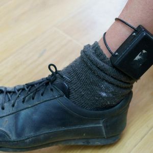 Accused $150M Crypto Fraudster Turns Fugitive After Disabling Ankle Monitor