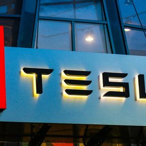 Tesla Stock Surges 8% Post-Market as Bitcoin Holdings Exceed $1 Billion