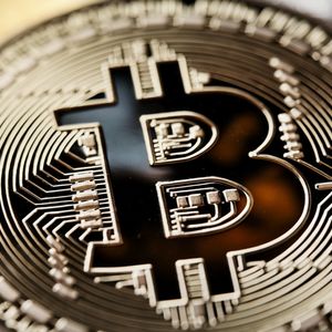 Bitcoin Regains Footing Near $98,000 as Liquidations Close in on $500M