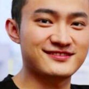 Inflation? Justin Sun Eats Banana He Bought for $6.2 Million