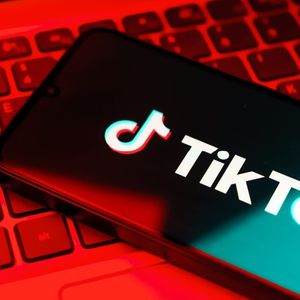 TikTok Calls Elon Musk Acquisition Rumors 'Pure Fiction' Ahead of US Ban