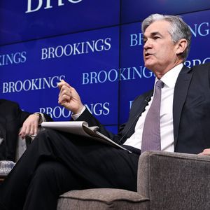 No More Debanking? Fed Chair Says US Banks 'Perfectly Able' to Serve Crypto Customers