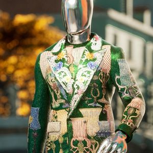 Million-Dollar Dolce & Gabbana Digital Suit Fractionalized on Ethereum L2 Base—Here’s Why