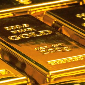 US Could Sell Gold, Tap Treasury Funds to Build Bitcoin Stockpile: Standard Chartered