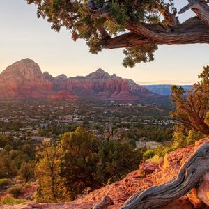 Arizona Governor Vetoes Two Crypto Bills, Signs One Targeting ATM Fraud