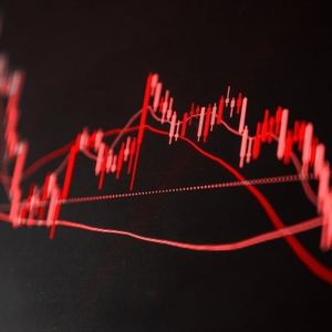 XRP, Solana, and Dogecoin Slide as Crypto Market Contracts by 5%
