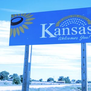 New Kansas Bill Could Cap Political Donations in Crypto at $100