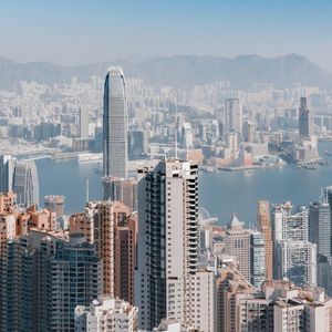 Hong Kong Put Pressure on Three Major Banks to Take on Crypto Exchanges as Clients: Report