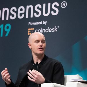 SEC Told Coinbase to Stop Trading in all Cryptos Except Bitcoin Before Suing: FT