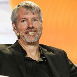 Bullish MicroStrategy Analysts Raise Price Targets Ahead of Q2 Earnings