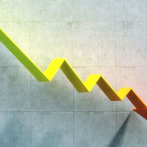 Bitcoin Perpetual Funding Rates Crash as Price Slide Puts Short Volatility Bets at Risk