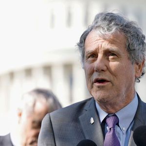 Gensler Hearing Shows Key Senate Democrat Digging in Heels on Crypto