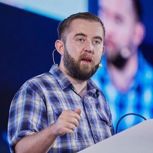 Crypto vs. Banks? It’s Not Either-Or for Chainlink, Ripple