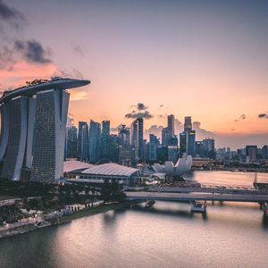 Crypto Long & Short: A Giant Awakens