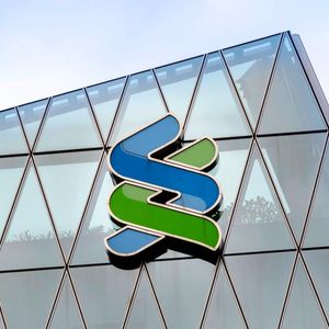 U.S. Crypto Regulatory Fog Keeps Standard Chartered Rooted in UAE, Asia