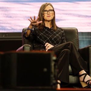 Cathie Wood Likes Bitcoin as Both Deflationary and Inflationary Hedge