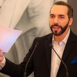 El Salvador Remains in the Red on Bitcoin Holdings, But Losses Are Narrowing
