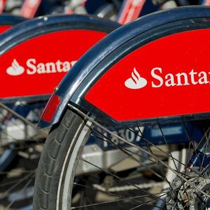 Santander Private Bank Introduces Bitcoin, Ethereum Trading for Swiss Clients